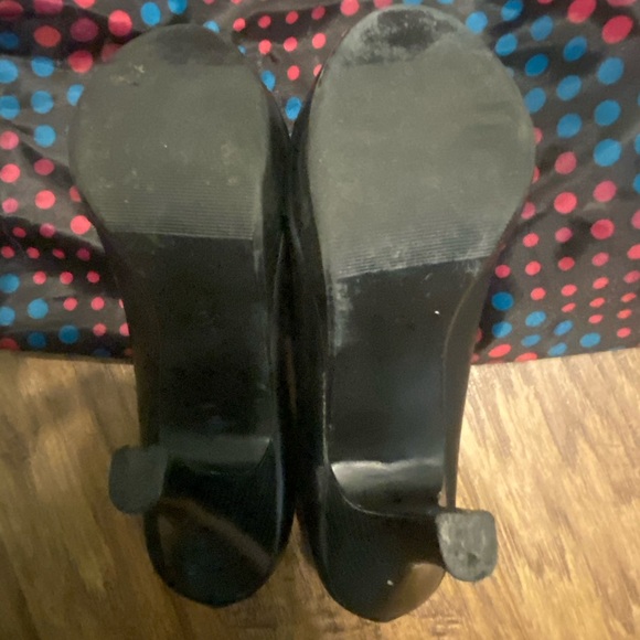 Black open toe pumps - Picture 2 of 4